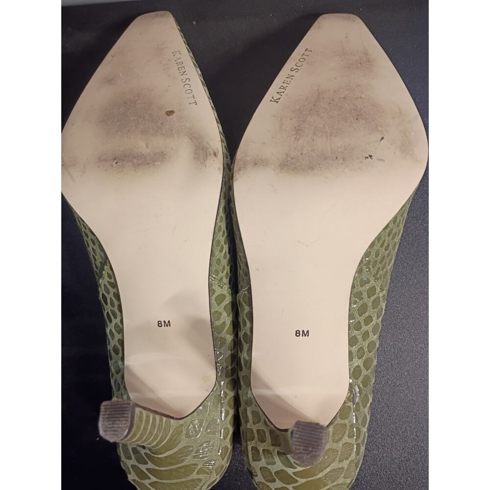 Karen Scott Marlo Pumps 8M Olive Sage Green Embossed Leather Pointed Toe Heels - Picture 7 of 12